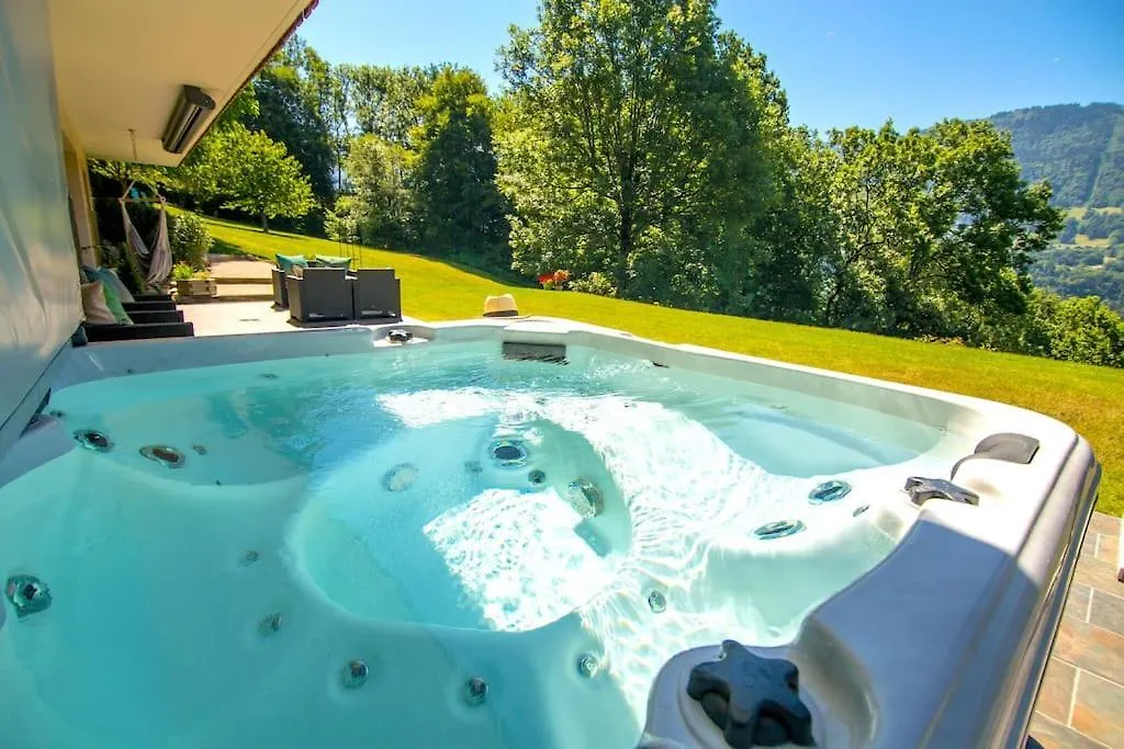 Stylish Place-Amazing Views-3 Main Lifts, Apt Design- Vue Splendide-3 Telecabines Samoens Apartment