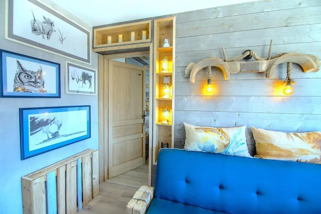 Stylish Place-Amazing Views-3 Main Lifts, Apt Design- Vue Splendide-3 Telecabines Samoens Apartment